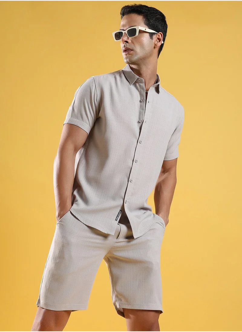 Campus Sutra Campus Sutra Men's Beige Basic Textured Co-Ord Set For Casual Wear | Spread Collar | Short Sleeve | Button Closure | Cotton Co-Ords Crafted With Comfort Fit For Everyday Wear