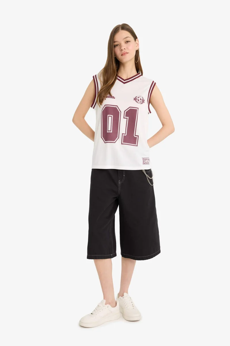 ديفاكتو Oversize Printed V-Neck Tank Top
