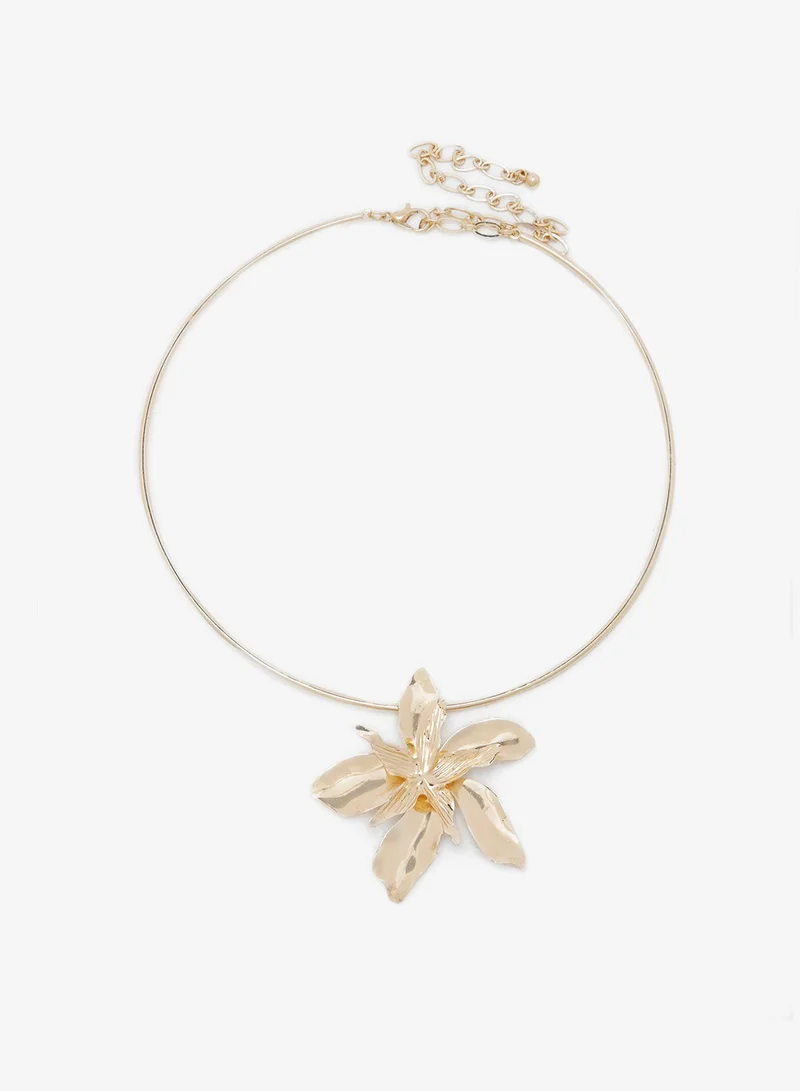 ELLA Gold Necklace Cuff with Flower Charm