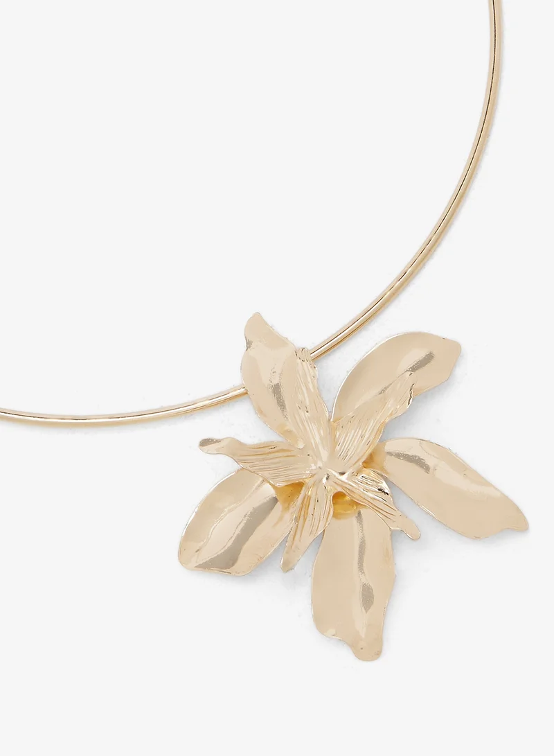 ELLA Gold Necklace Cuff with Flower Charm