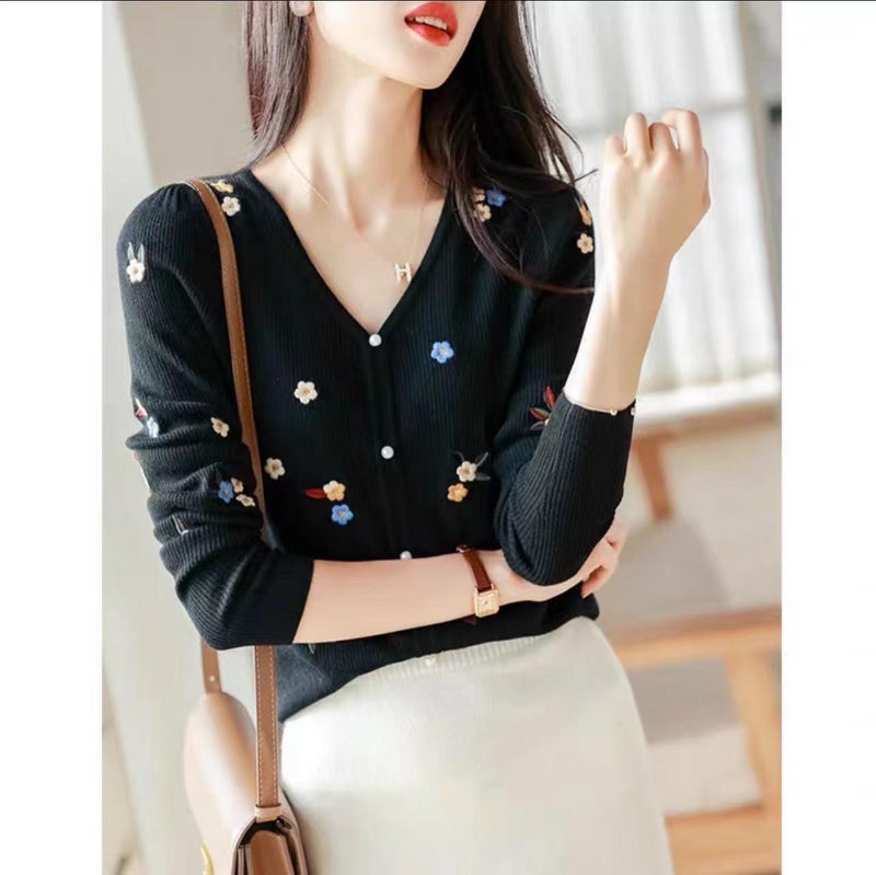 French small romantic ~ hair exquisite gentle heavy industry embroidery V-neck pullover long sleeve sweater women autumn skin-friendly soft autumn Black  - Image 1
