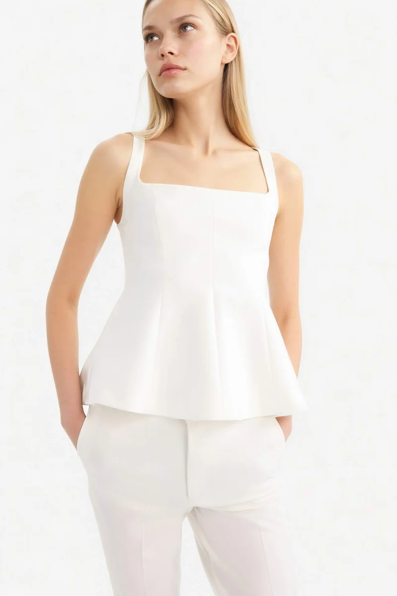 ديفاكتو Slim Fit Crew Neck Sleeveless Blouse