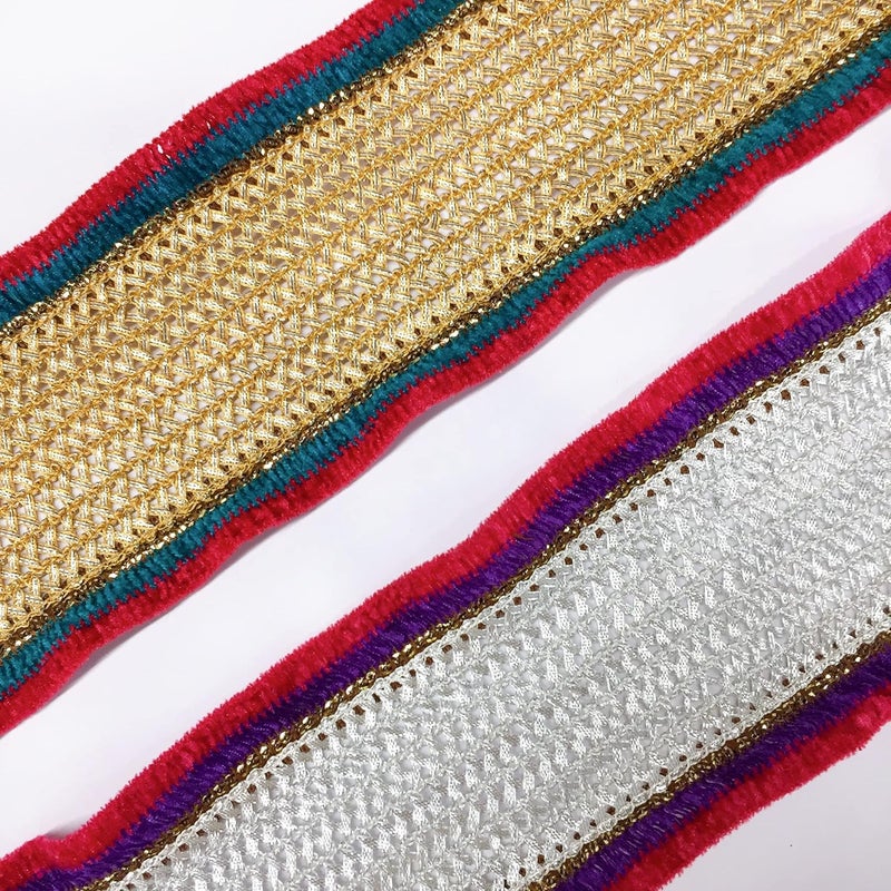 Lami لامي شريط قماش فضي بطول 9 متر مع حواف مخملية حمراء وخضراء، حواف ساري بناراسي، أشرطة، ساري زفاف، دوباتا، بدلة أناركالي، حواف هندية، زينة حواف - Image 3