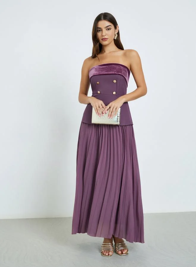 ستايلي فستان طويل بياقة باندو وكسرات