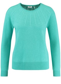 Jumper with a decorative knit pattern