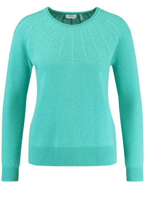 Jumper with a decorative knit pattern