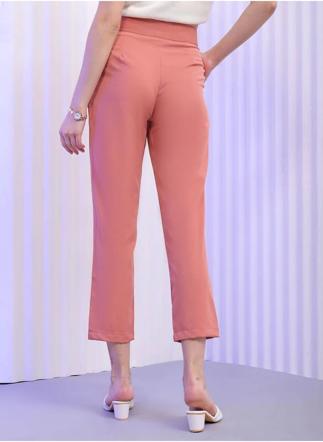 مرفوعة Women Regular Fit Solid Mid-Rise Pleated Pants