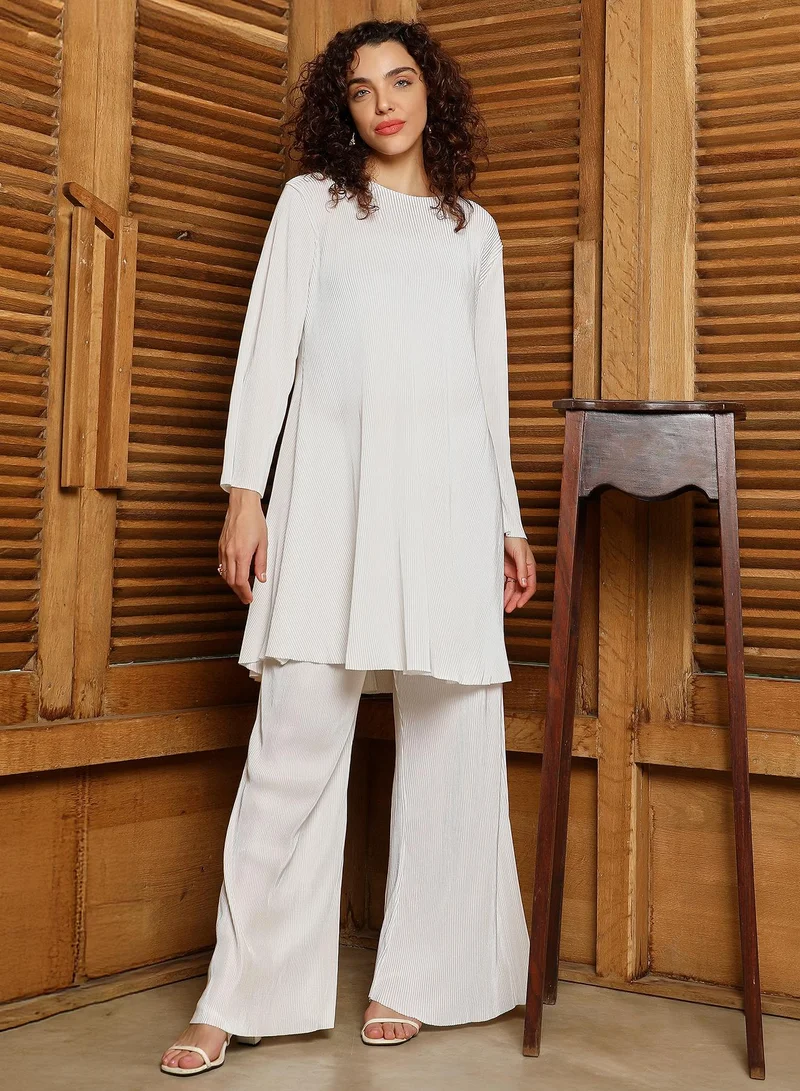 QISSA Women's Daisy White Accordian Kurta Set