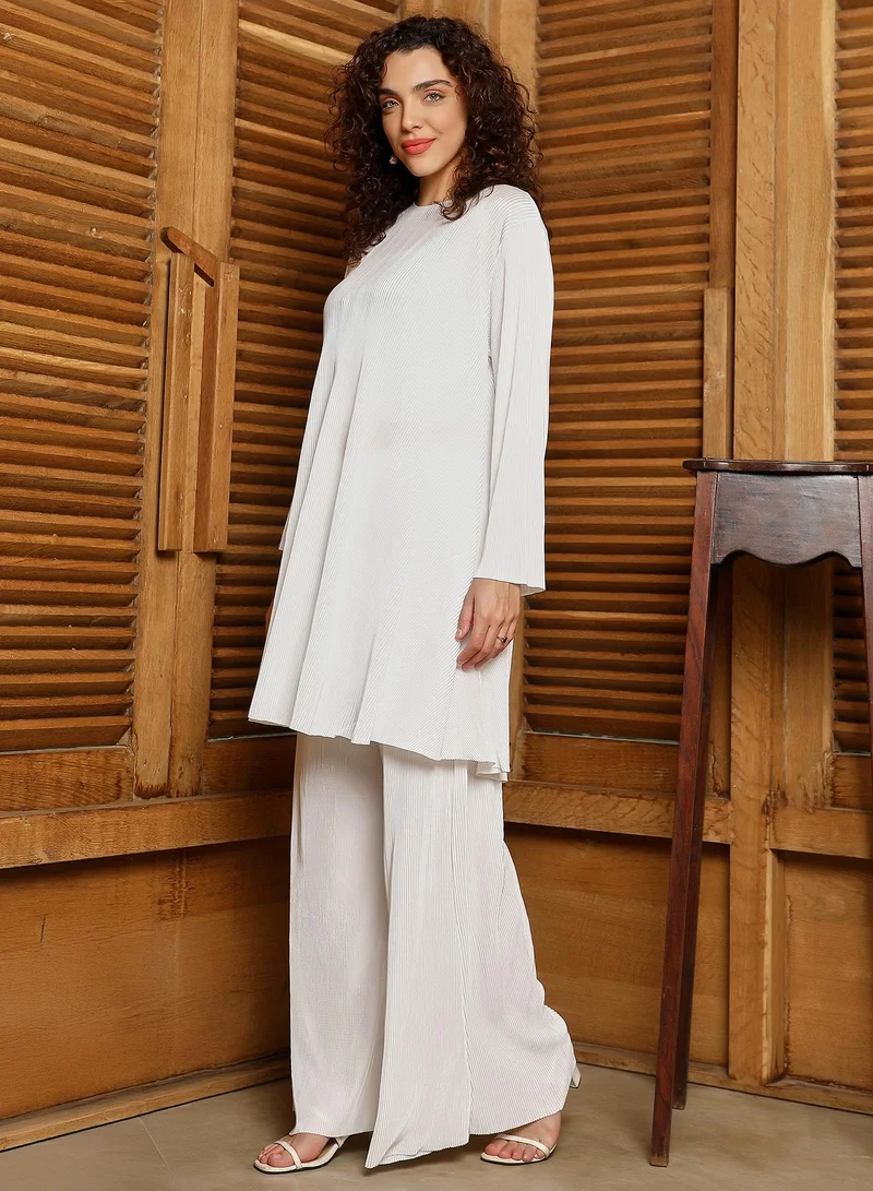 QISSA Women's Daisy White Accordian Kurta Set