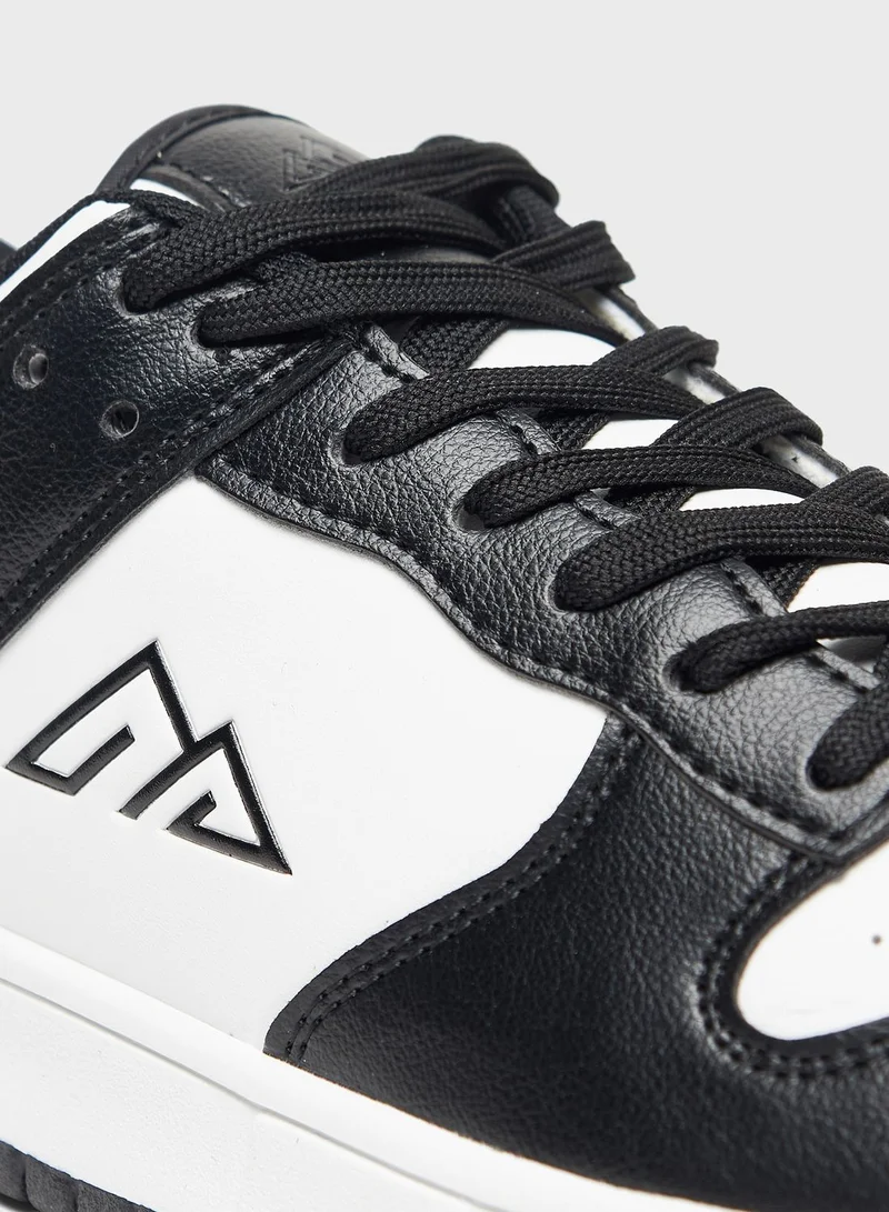 شو اكسبرس Lace Up Low Top Sneakers
