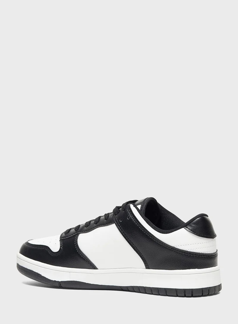 شو اكسبرس Lace Up Low Top Sneakers