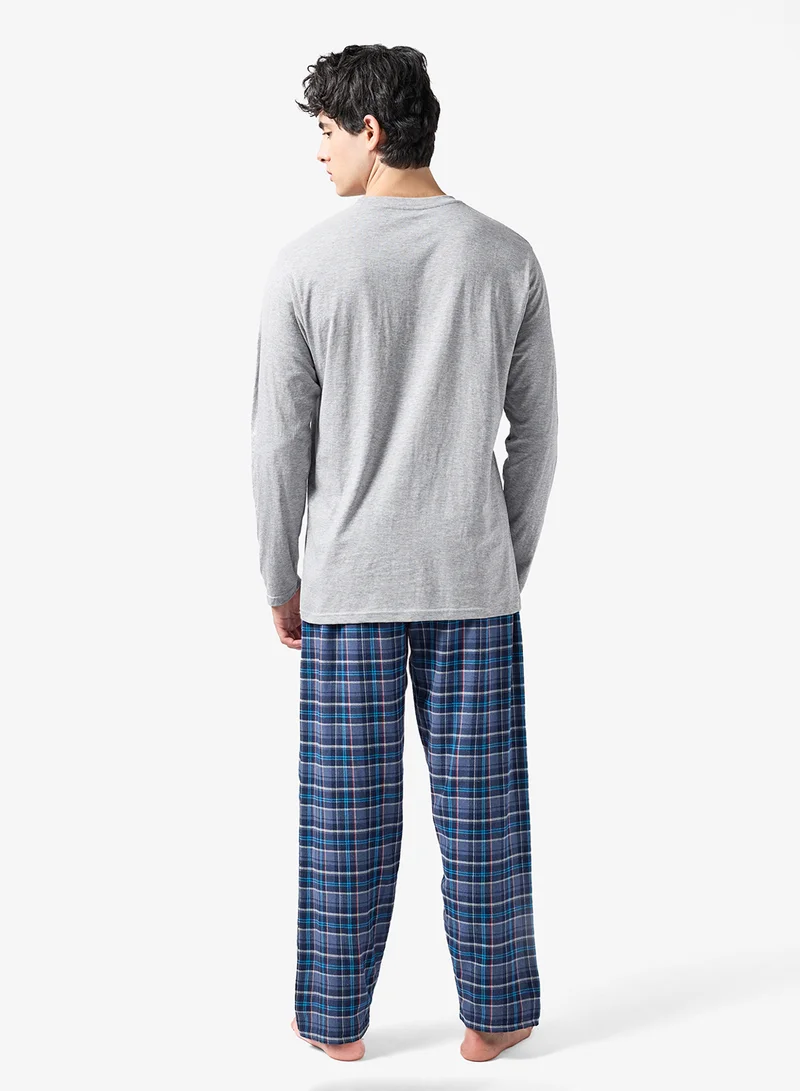 Seventy Five  Printed Long Sleeve T-Shirt And Checked Pyjamas Set for Men | Best Price UAE