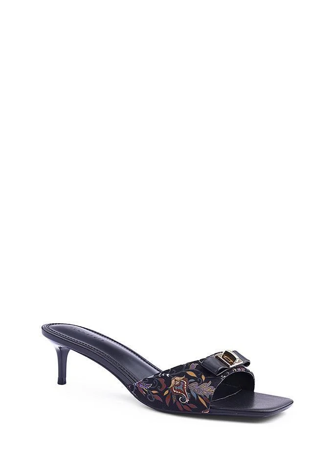 أيقون صنادل نسائية بكعب مزينة بطبعة زهور وحزام بإبزيم