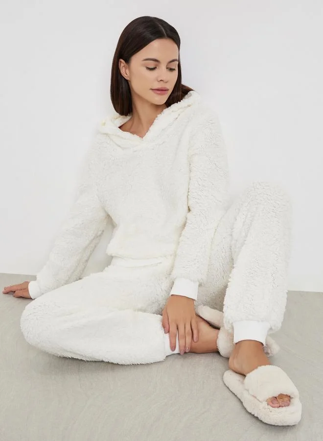 ستايلي طقم بيجاما طويل مع هودي فليس أبيض