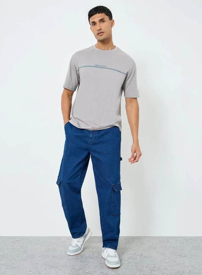 Styli Men Grey Slogan Print Oversized T-Shirt