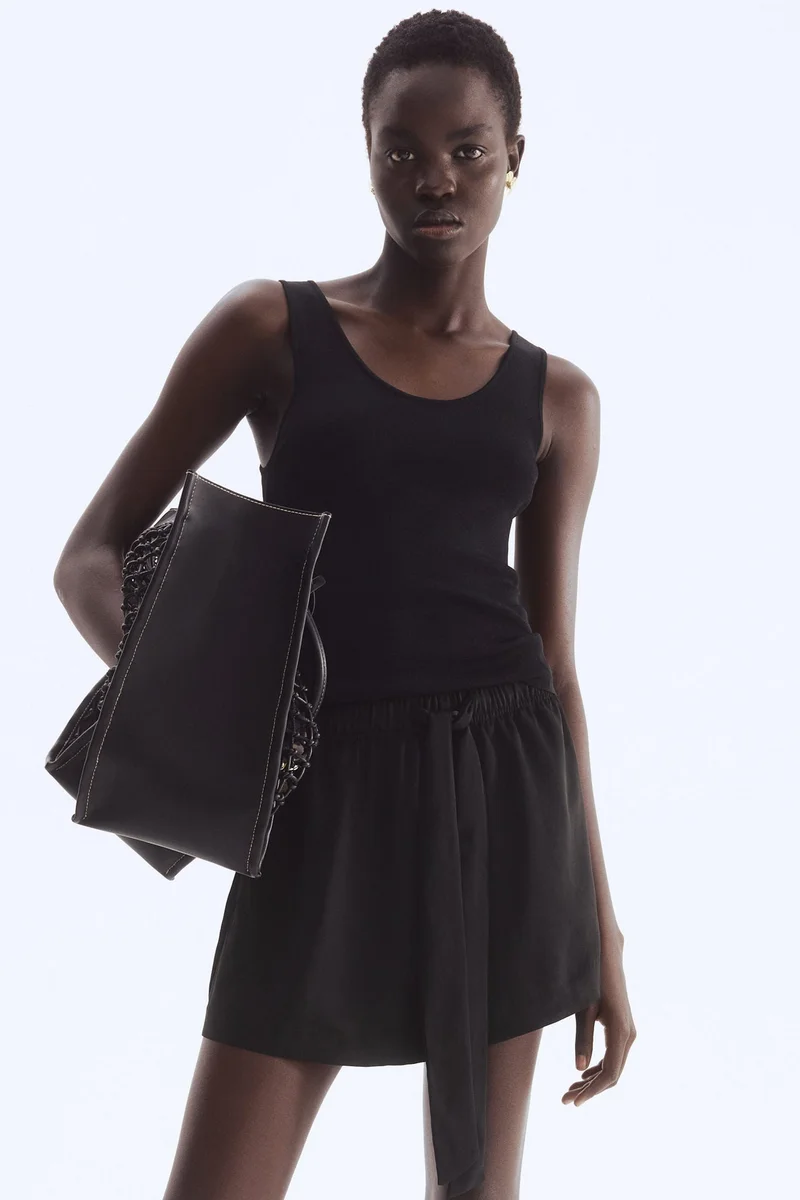 اتش اند ام شورت بحبل من التويل