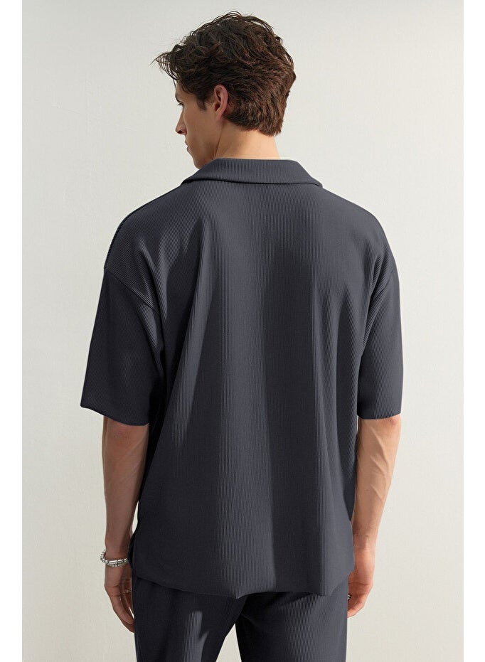 trendyol Limited Edition Dark Grey Oversize/Wide Fit Textured Anti-Wrinkle Polo Neck T-Shirt TMNSS23PO00020 - Image 5