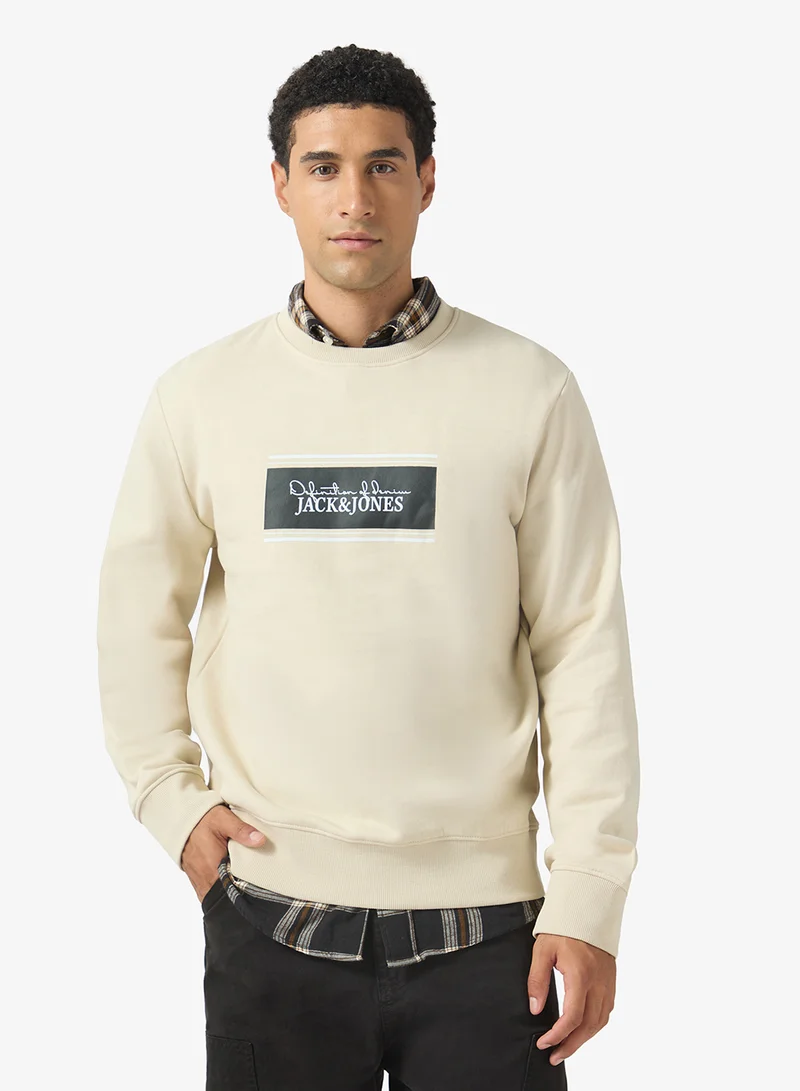 Solid Crew Neck Regular Fit Sweatshirt
