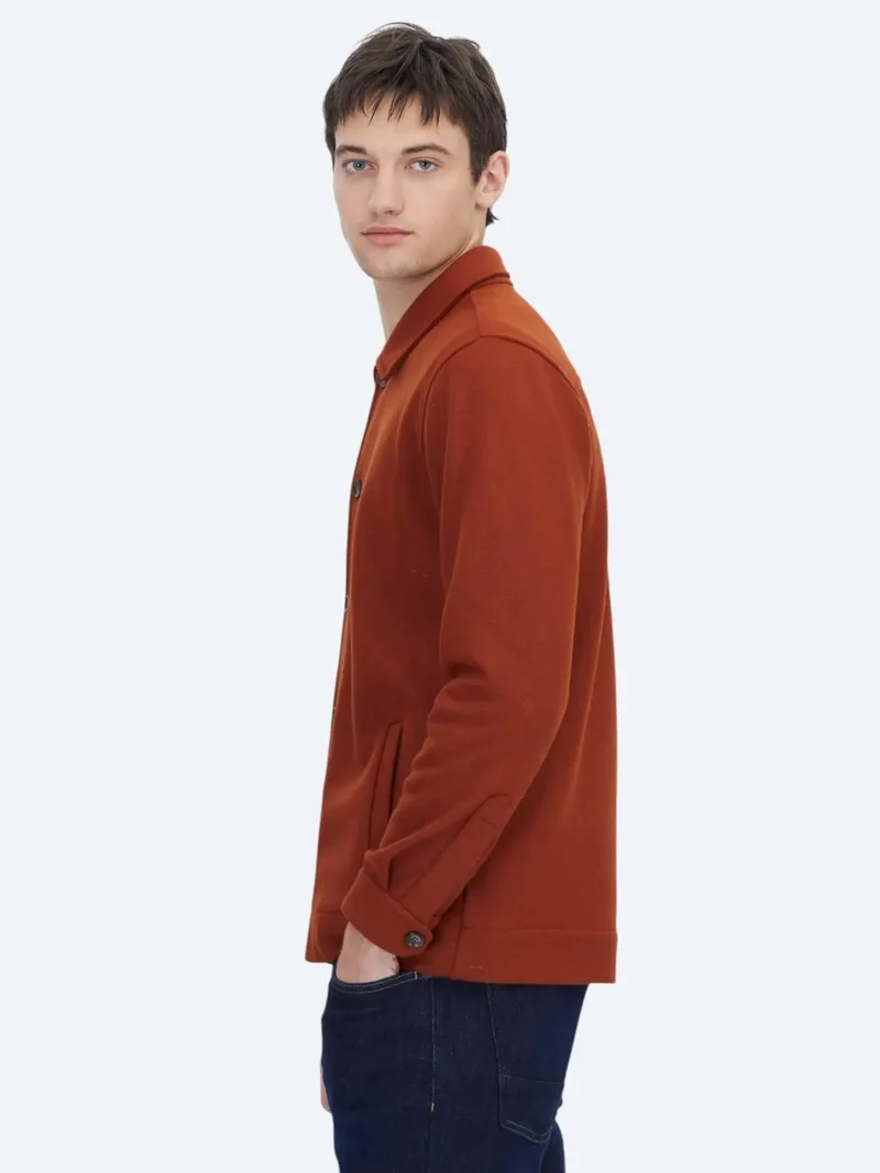 كيب قميص أحمر بنمط البلاط