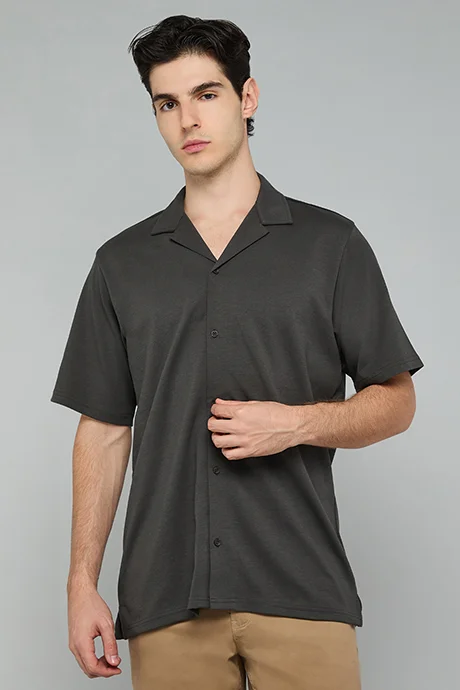 R&B Textured Knit Shirt with Revere Collar and Short Sleeves