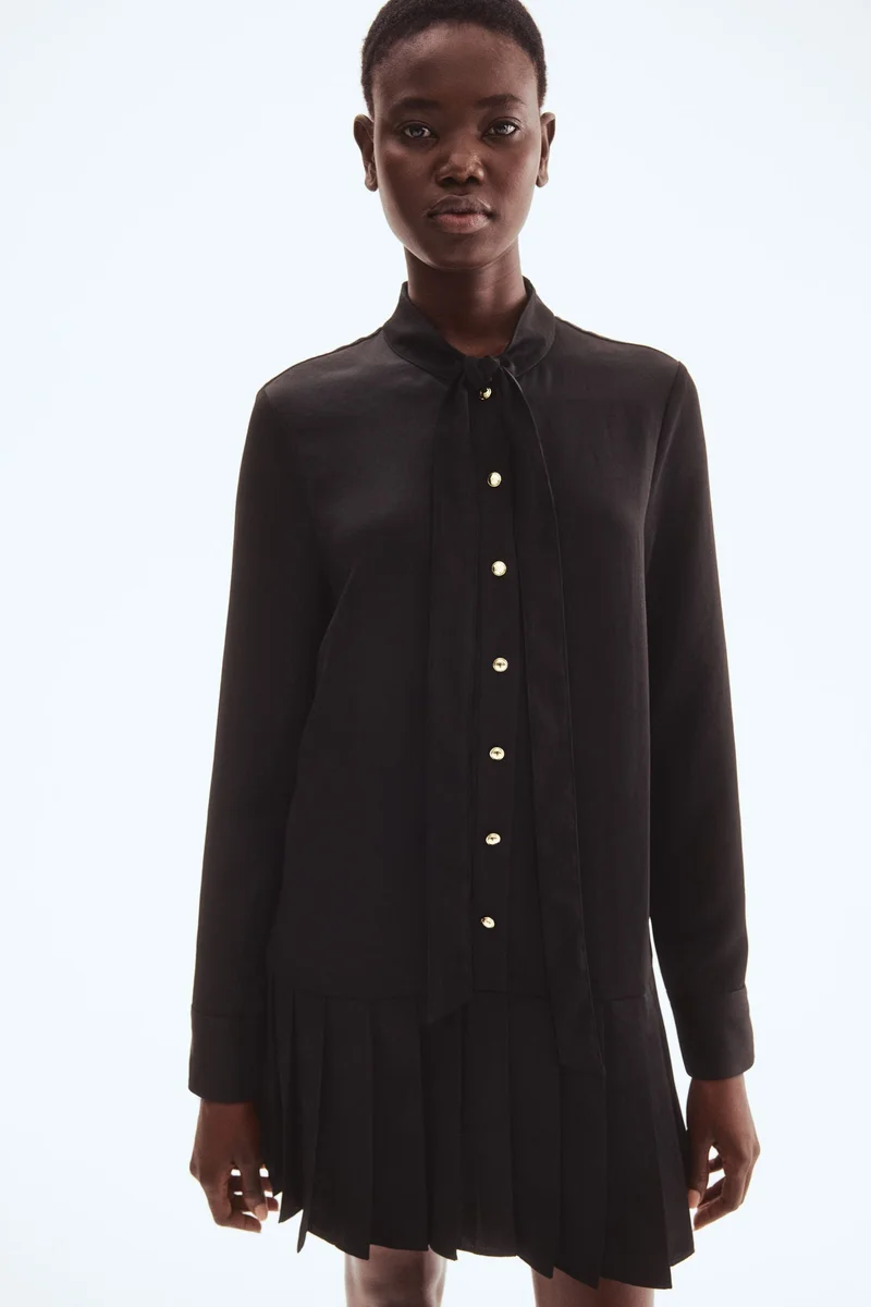 اتش اند ام فستان قميص بتنورة ذات كسرات