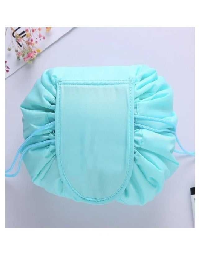 حقيبة المكياج تصميم رائع  مصنعة من قماش متين عالي الجوده مستورده