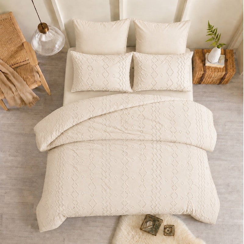 HOMETOPIA Luxury King Size 6-Piece Comforter Set 264×229 cm – Embossed Fabric, Ultra Soft & Breathable Fabric, Comfortable, All-Season Use, Premium Quality, Ideal for AC Rooms & Home Use in Saudi Arabia. - Image 2