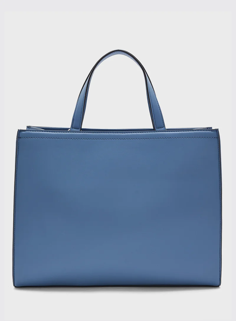 جس Lindey Carryall Tote