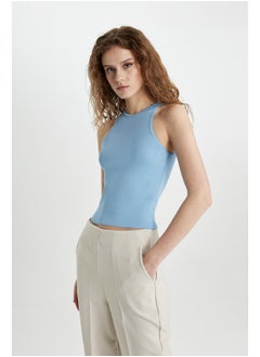 Woman Fitted Halter Collar Sleeveless Tricot Top
