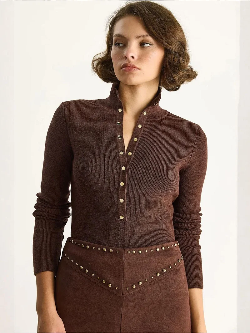 Bianco Lucci LUCCI Fitted Long Sleeve Knit Blouse with Snap Closure
