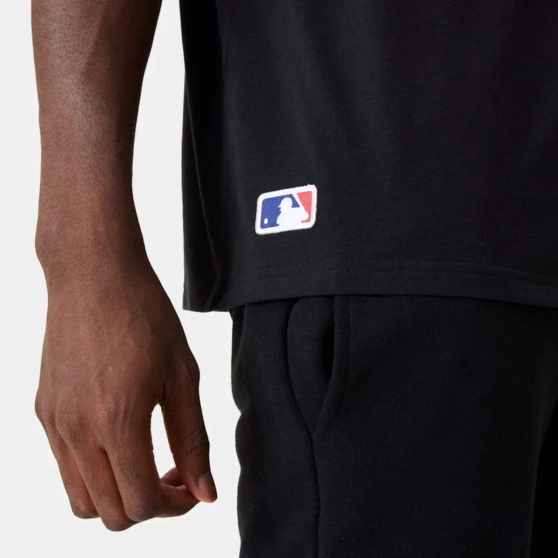 NEW ERA Black Men's MLB New York Yankees Essential T-Shirt for Men | Best Price UAE