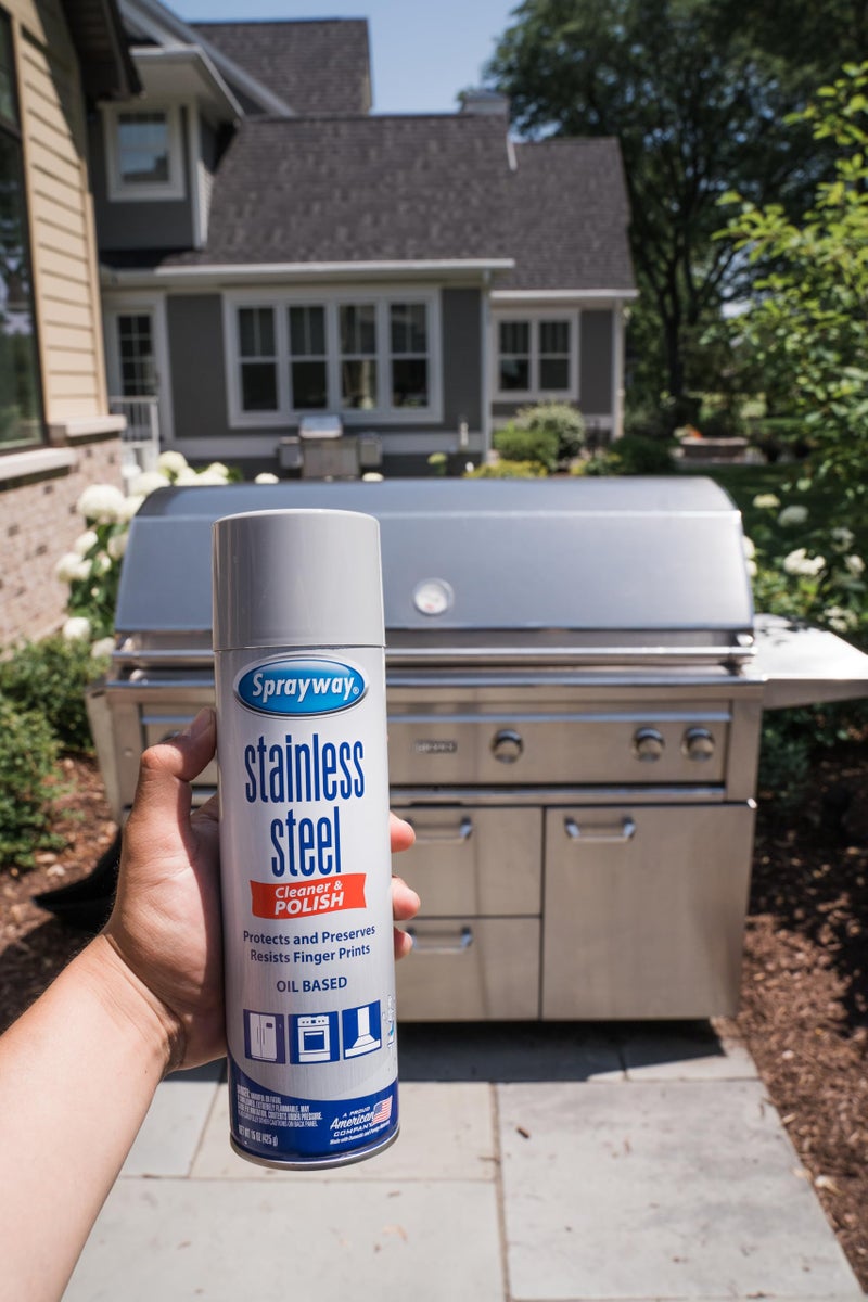 Sprayway SW841R Oil-based Stainless Steel Cleaner and Polish, Protects and Preserves, Resists Streaks and Finger prints, 15 Oz. - Image 2