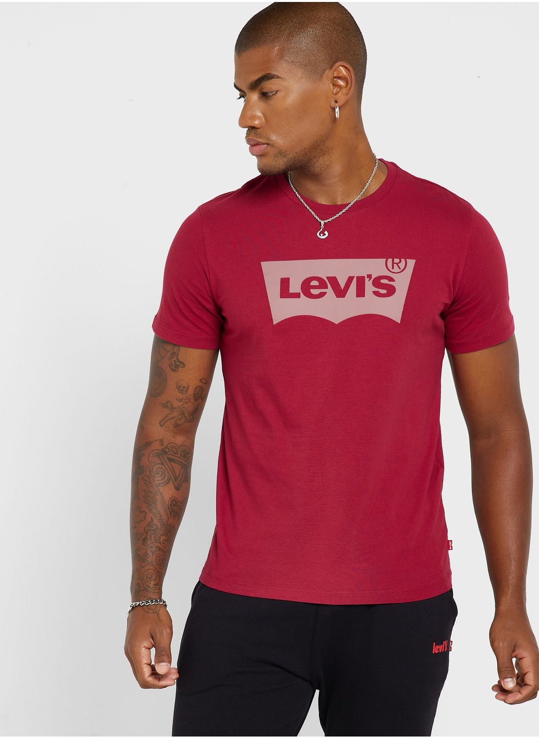 levi's maroon t shirt