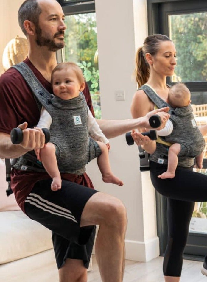 Carifit حامل أطفال كاريفيت+ بتقنية الرياضة متعددة الوضعيات مع تقنية الوضعية+، ناعم، خفيف الوزن، قابل للتنفس، مناسب للأطفال من 3.2 إلى 20 كجم، حديثي الولادة - رمادي بارد - Image 3