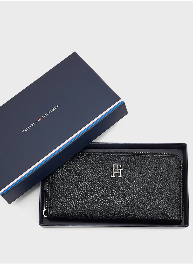 تومي هيلفيغر Emblem Large Zip Around Wallet