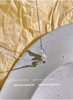 Butterfly pendant design with a collarbone necklace