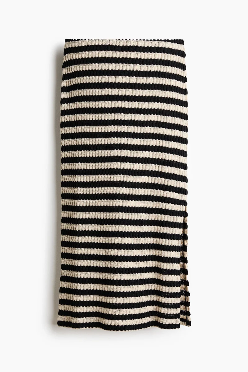 اتش اند ام تنورة مصممة بمظهر كروشيه