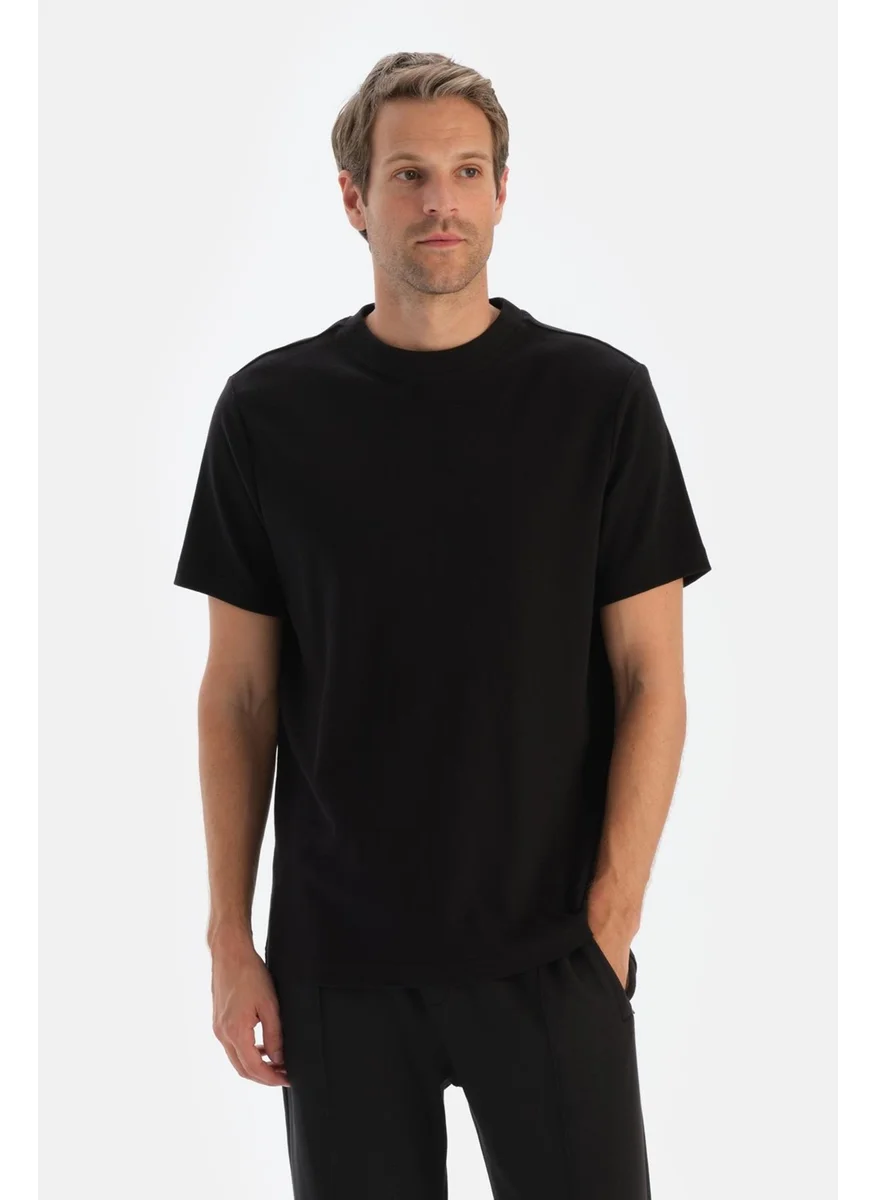 dagi Black Men's Silk Finished Bis Collar T-Shirt