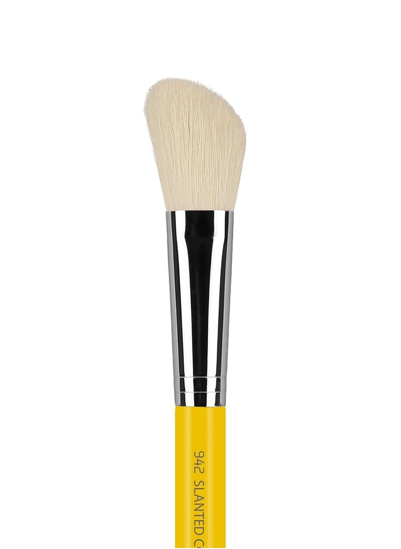 Bdellium Tools Bdellium Tools Professional Makeup Brush - Studio Series 942 Slanted Contour - With Mix of Soft Synthetic & Natural Fibers, For Adding Dimension to the Face (Yellow, 1pc)  - Image 2