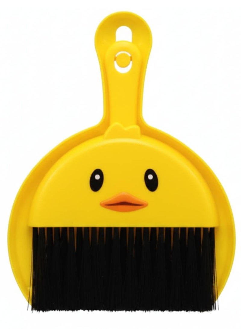 فرشاة تنظيف صغيرة مع مجرف بشكل بطة كيوت | أداة تنظيف يدوية للمطبخ والمكتب والطاولة – لون عشوائي حسب المتاح - Image 1