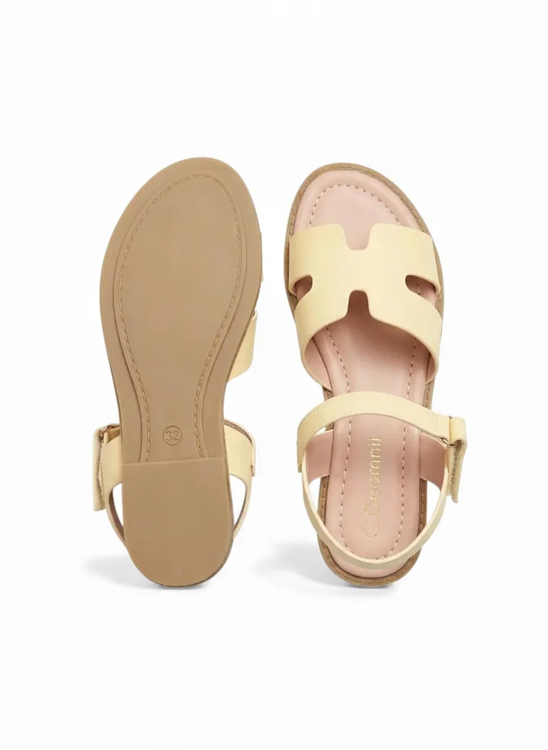 Geoomnii  Sandals for Preteen Girls – Comfortable, Lightweight & Stylish Everyday Wear for Women | Best Price UAE