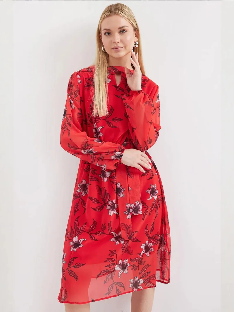 بيغ دارت فستان ميدي بطبعة زهور مع رباط