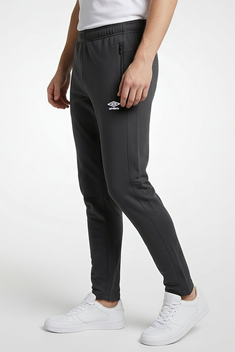umbro Men Sportswear Fit Club Training Sweatpants, Black - Image 3