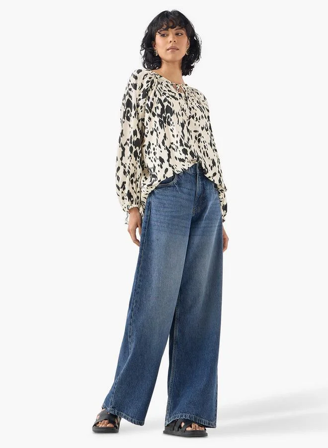 سبلاش فيڤ بلوزة مطبوعة بكسرات عند الرقبة ورباط