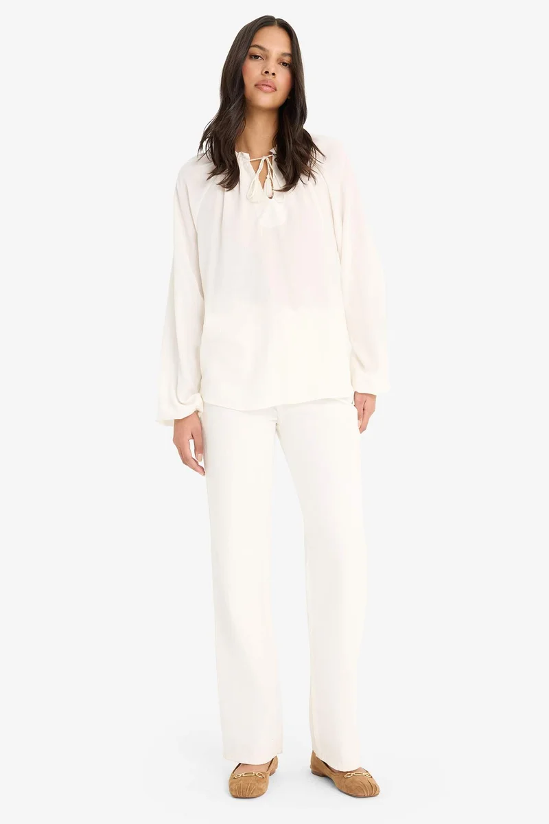 ديفاكتو Regular Fit Crew Neck Long Sleeve Blouse