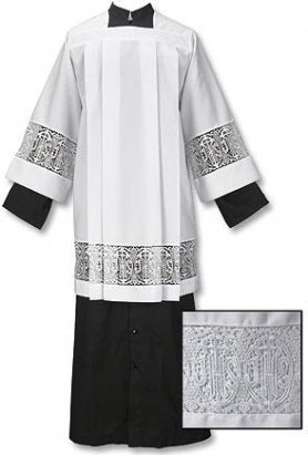 Catholic Factory Outlet Box Pleated Lace Surplice (Small (Back Length 35'') (Sleeve Length 27'') (Height 5ft6-5ft9)) - Image 2