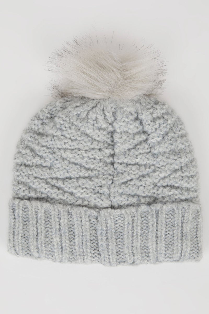 DeFacto Woman Pompom Beanie  - Image 4