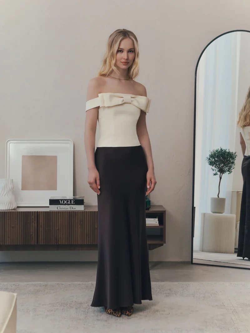 Lichi Corset top with open shoulders and frontal bow
