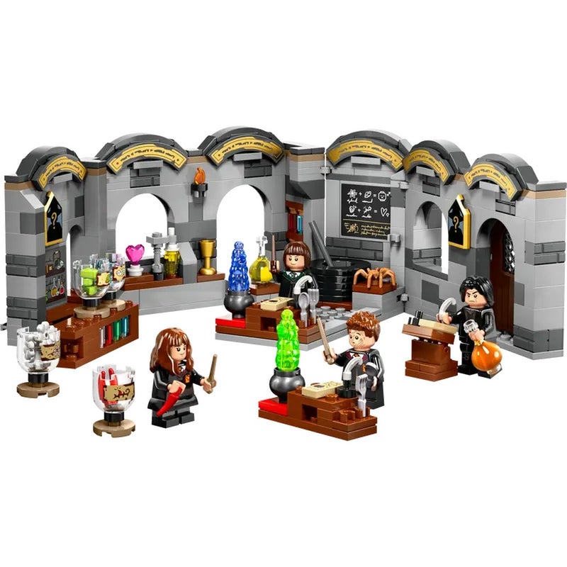 LEGO - Harry Potter Hogwarts Castle: Potions Class 397 Pieces - 76431 - Image 2