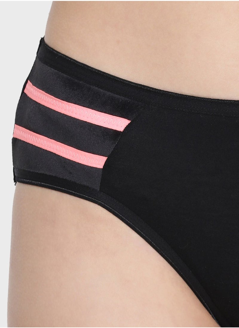 Clovia - Cut Out High Leg Brief - Image 1